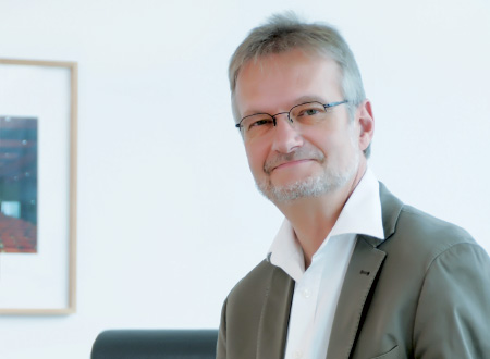 Prof. Hans-Georg Bögner
